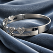 Bracciale Bangle Cuori e Strass in Acciaio 316L