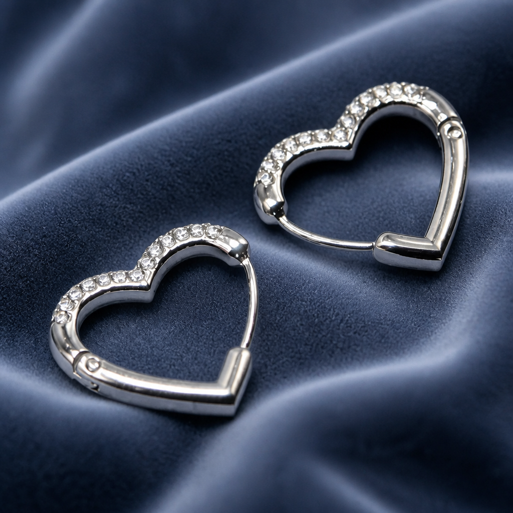 Orecchini a Cerchio a Cuore in Acciaio Inox 316L con Zirconi